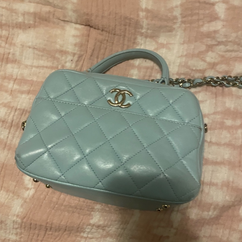 COPY - Chanel bag use twice no scratches no flaw